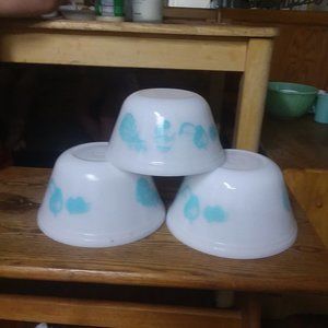 Vintage corningware bowls